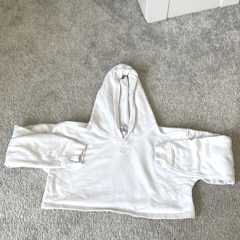 lululemon all yours cropped hoodie size 8 condition newer good for working out